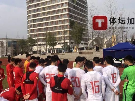 跟队：桑切斯脚踝受伤无缘意大利国家德比 夸德拉多可以出战北京时间明天凌晨3：45，尤文图斯将主场迎战国米，打响本赛季首回合意大利国家德比。